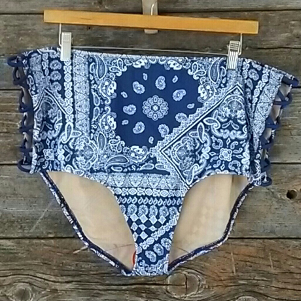Cacique 26 Swim Bottoms NWT